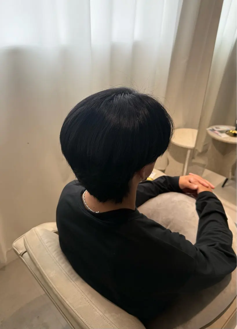 カラー 透明感カラー グレージュ ネイビーカラー 細木 百々のヘアスタイル