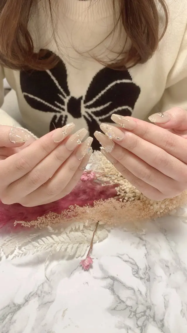 ネイル はな💎ネイル ワンホン、長さ出しのネイルデザイン