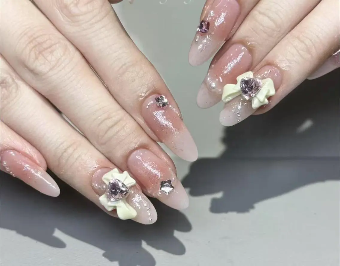 ネイル ハンドネイル 🎀 Ayaka_nailのネイルデザイン