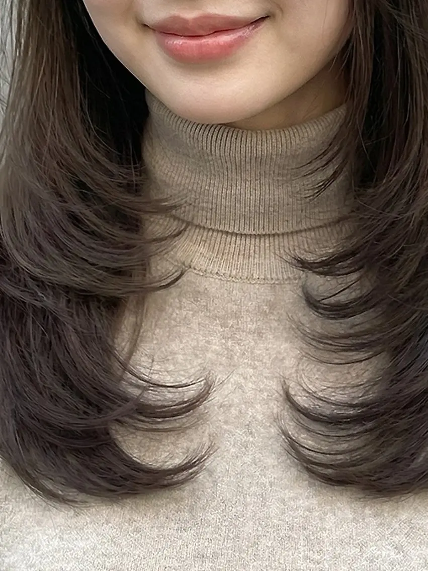 セミロング カラー カット ヘアカラー トリートメント 韓国レイヤー⋆౨ৎ゚ 透カラー🩶/ユウキのヘアスタイル