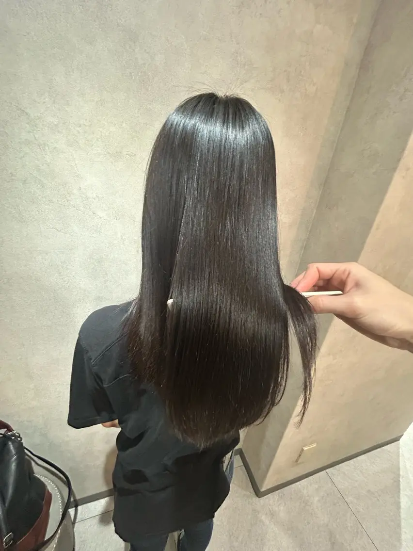 ロング 縮毛矯正 伊藤 しおんのヘアスタイル