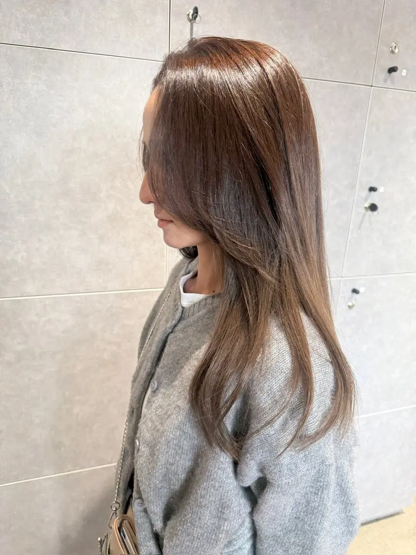 セミロング カラー 🤍透明感カラー🤍 三浦瑠璃のヘアスタイル