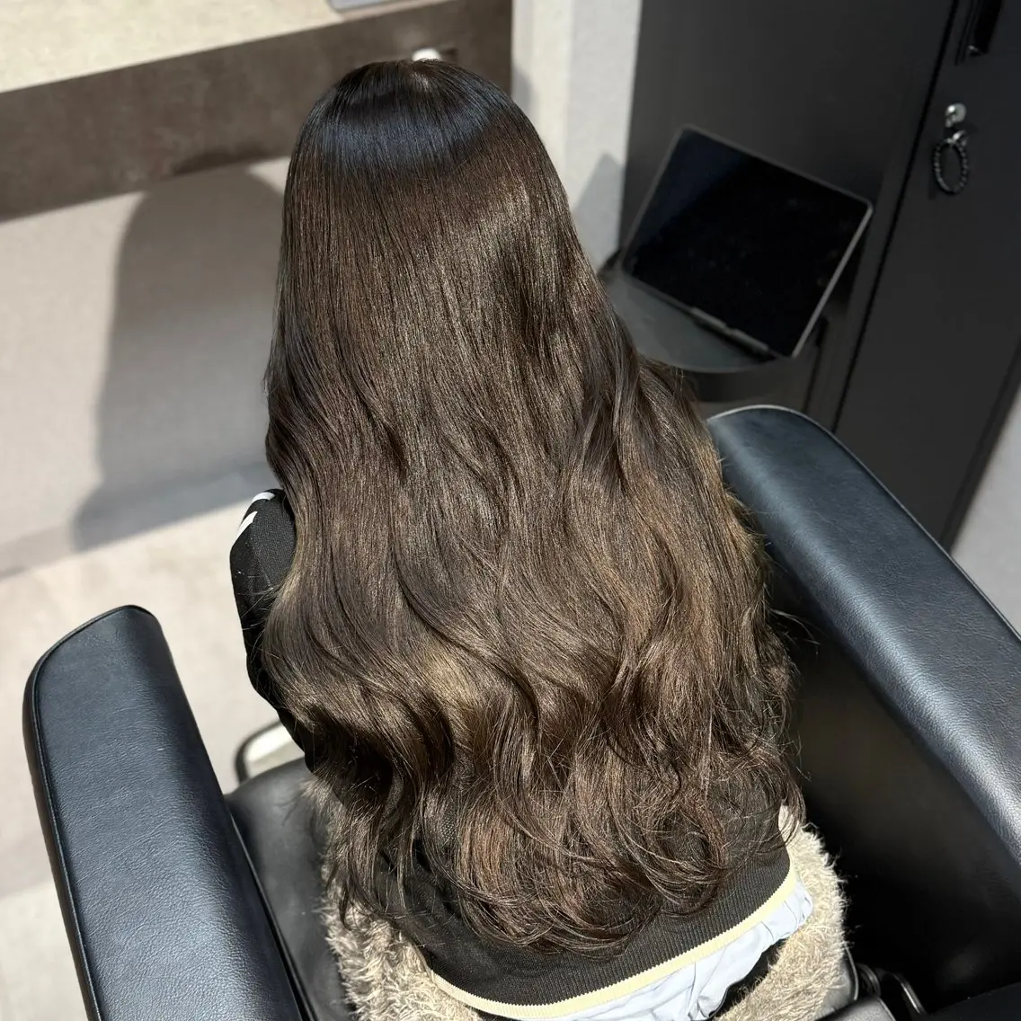 ロング カラー 黒髪 透明感カラー グレージュ オリーブカラー 髪質改善 ヘアカラー トリートメント 髪質改善Ⅰ透明感 艶カラーⅠたつやのヘアスタイル