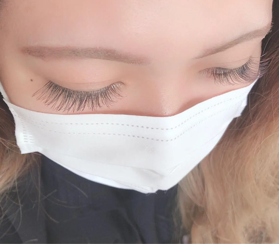 マツエク・マツパ 付け放題 フラットラッシュ マツエク Hug me eyelashのマツエク・マツパデザイン