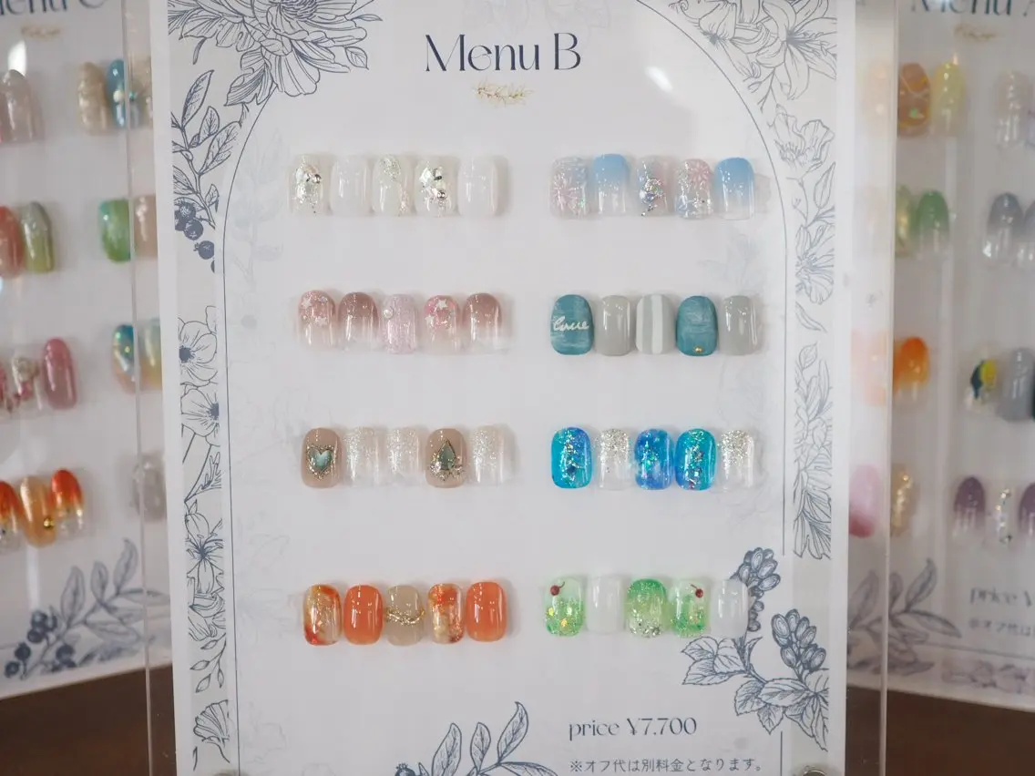 ネイル ハンドネイル glaNje aoiのネイルデザイン