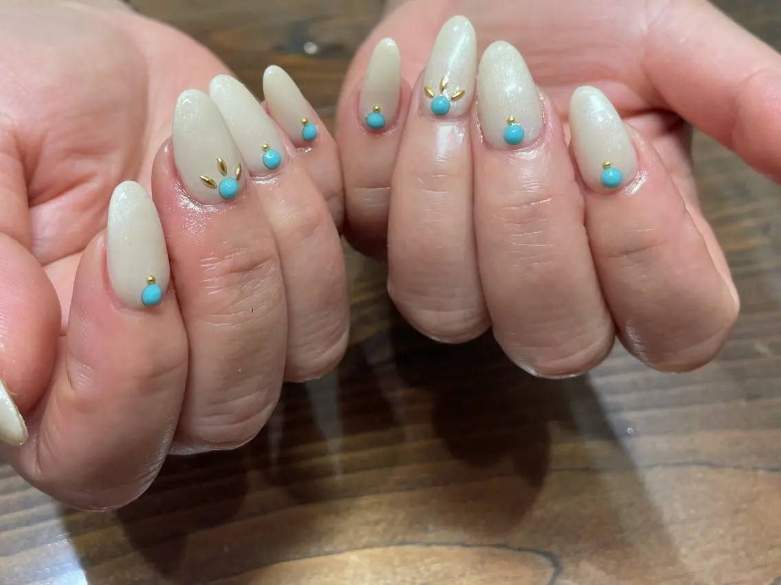 ネイル ストーンネイル ハンドネイル nailsalon SWATiのネイルデザイン