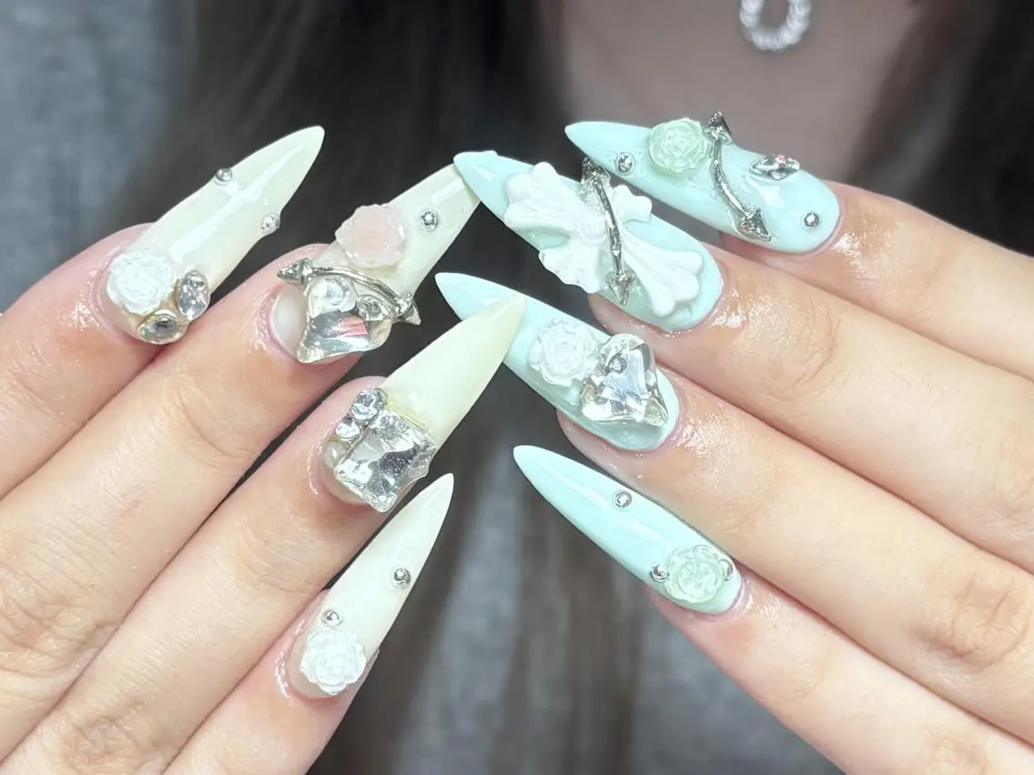 ネイル 長さ出し グラデーション 卒業式 キラキラネイル マグネットネイル Emi🌸Belle Nail Salonのネイルデザイン