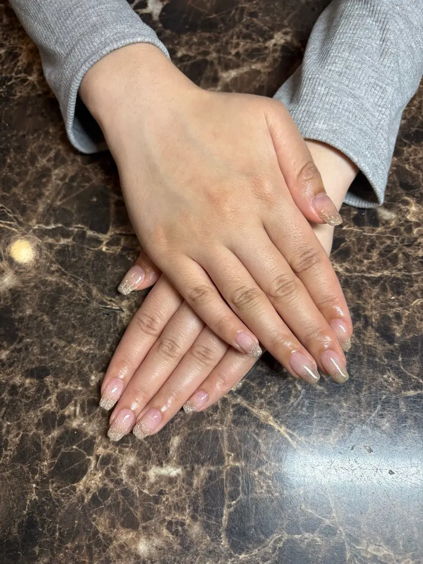 ネイル グラデーション ラメ(グリッター) ラメグラデーション ハンドネイル IROHA NAIL Rinonのネイルデザイン