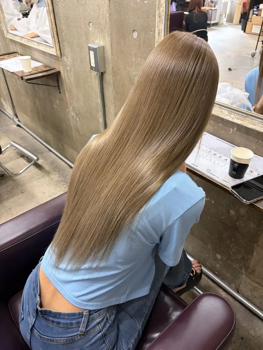 ロング カラー ベージュカラー ブリーチ ミルクティーベージュ トリートメント ヘアカラー トリートメント CALON本店よしき 透明感/似合わせのヘアスタイル