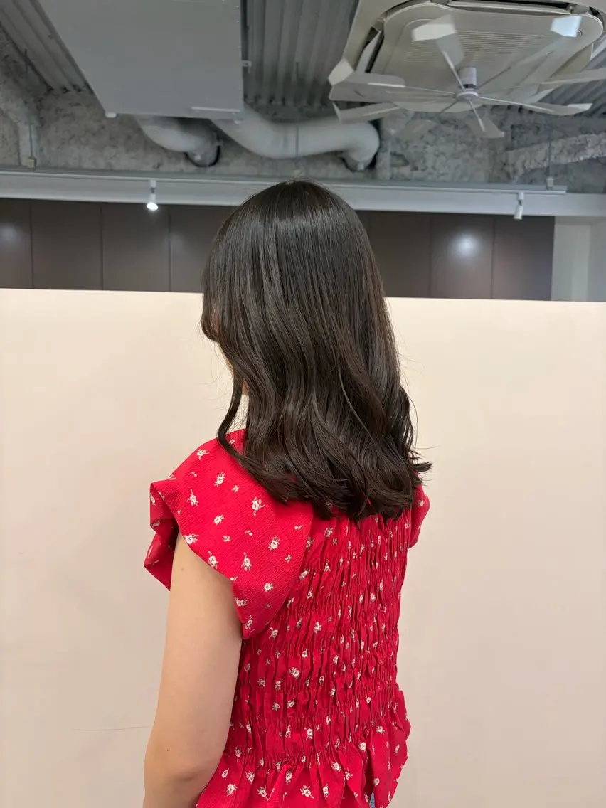 セミロング ヘアカラー 鍛治 美月稀のヘアスタイル
