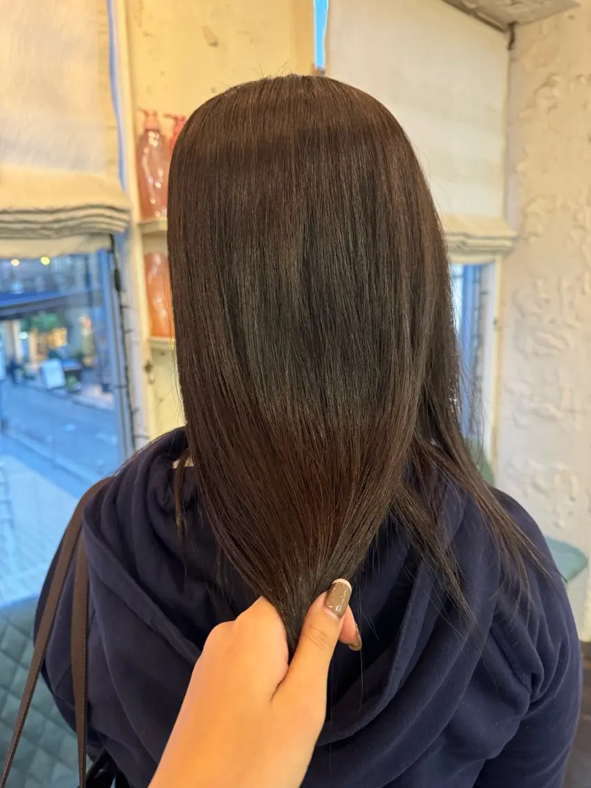 ロング ケアストレート ハナシロミサキのヘアスタイル