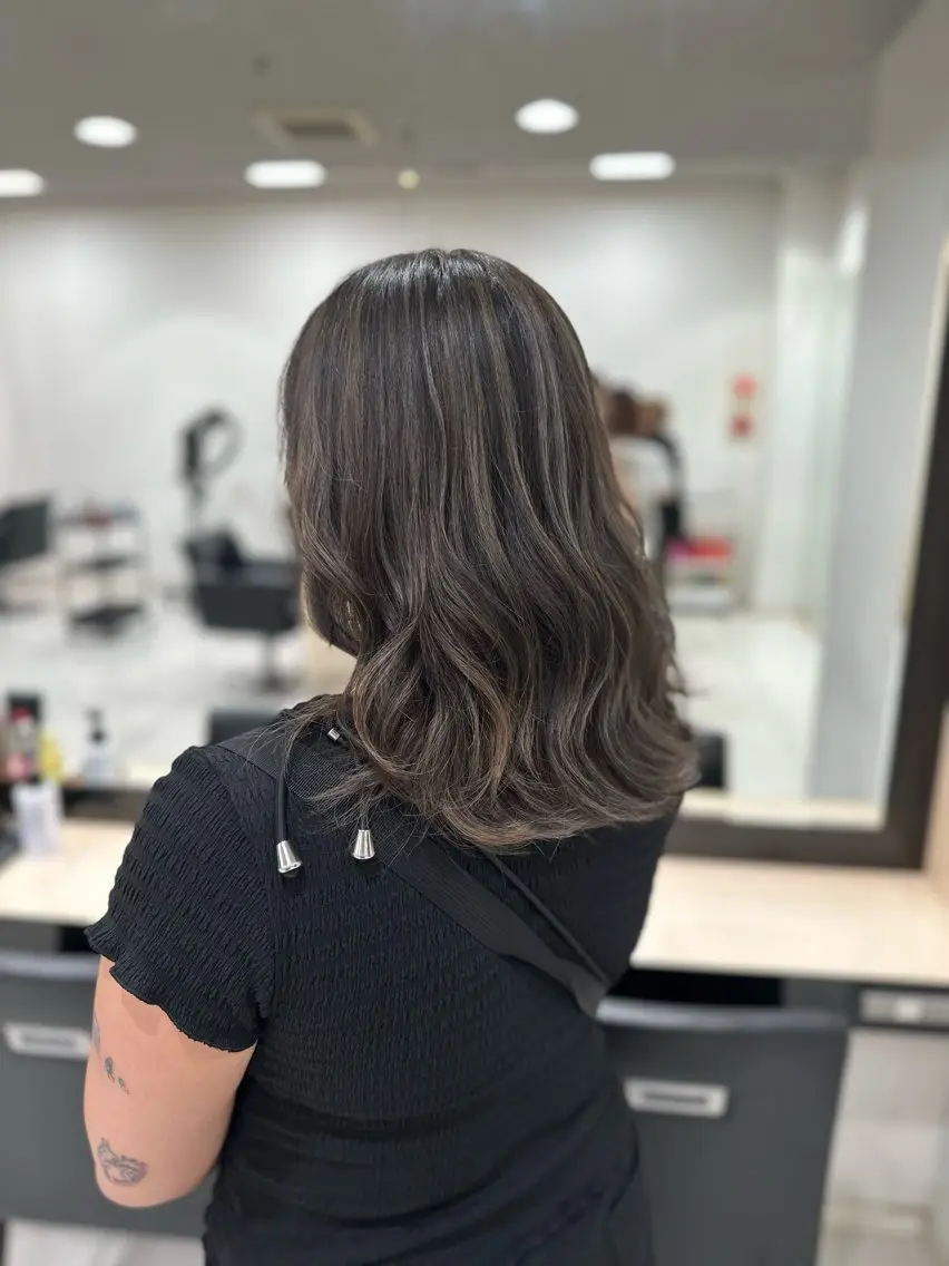 ミディアム カラー バレイヤージュ ハイライトカラー ハイライト レイヤーカット ヘアカラー トリートメント クロスパーマ/うる艶 カラー/Kurumiのヘアスタイル