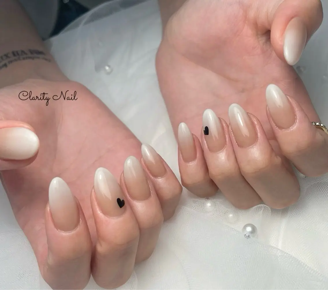 ネイル グラデーション ハンドネイル Clarity Nailのネイルデザイン