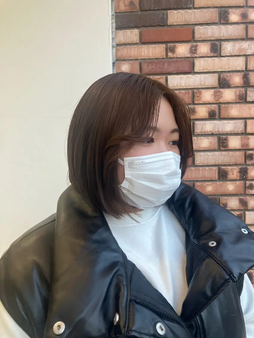 カラー 艶ストレート 口石 ひかるのヘアスタイル