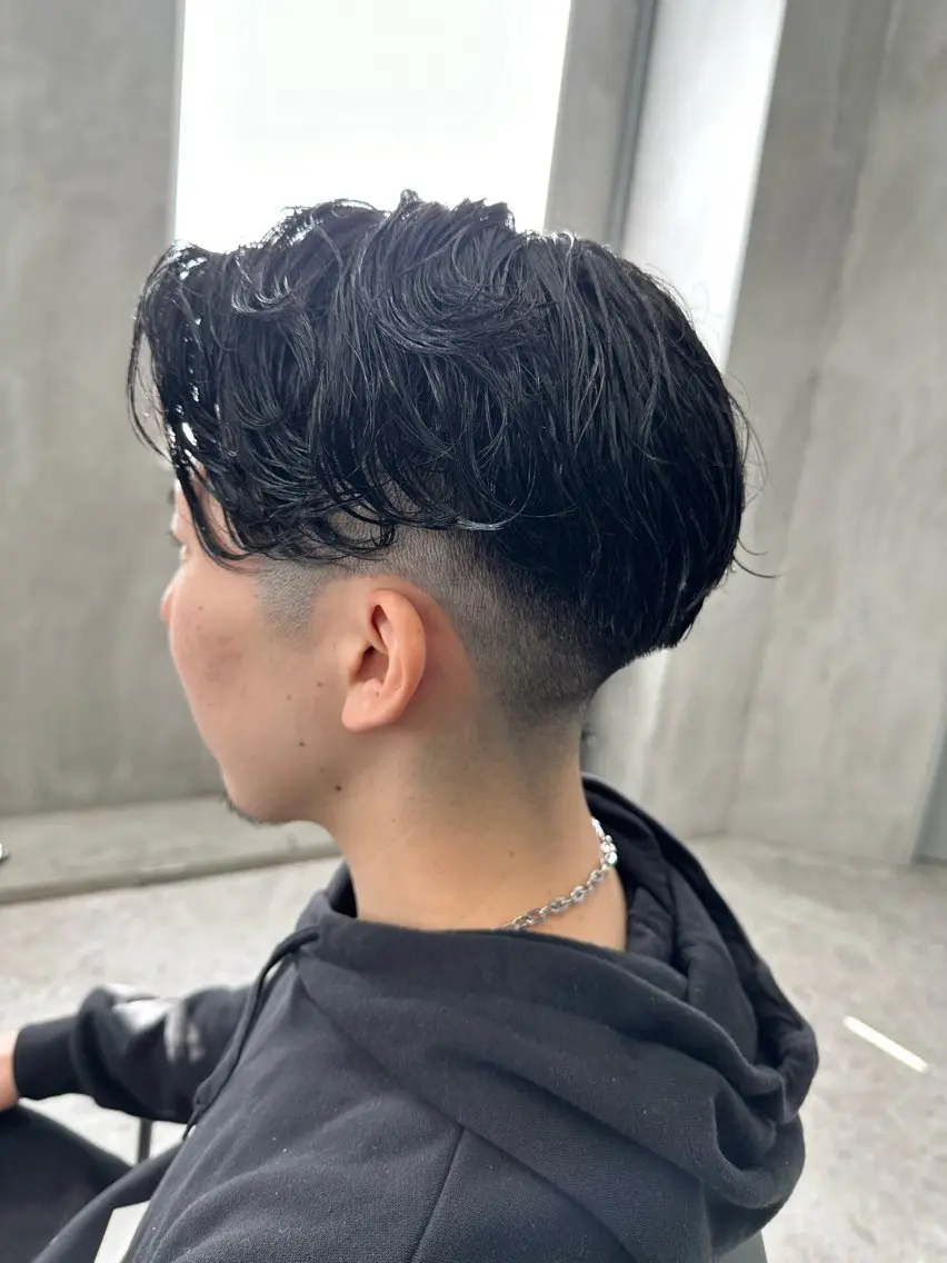 ショート メンズ フェードカット カット 艶髪/縮毛矯正 特化 ヒトシのヘアスタイル