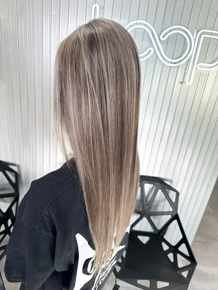 ロング カラー ヘアカラー LOOP hairのヘアスタイル