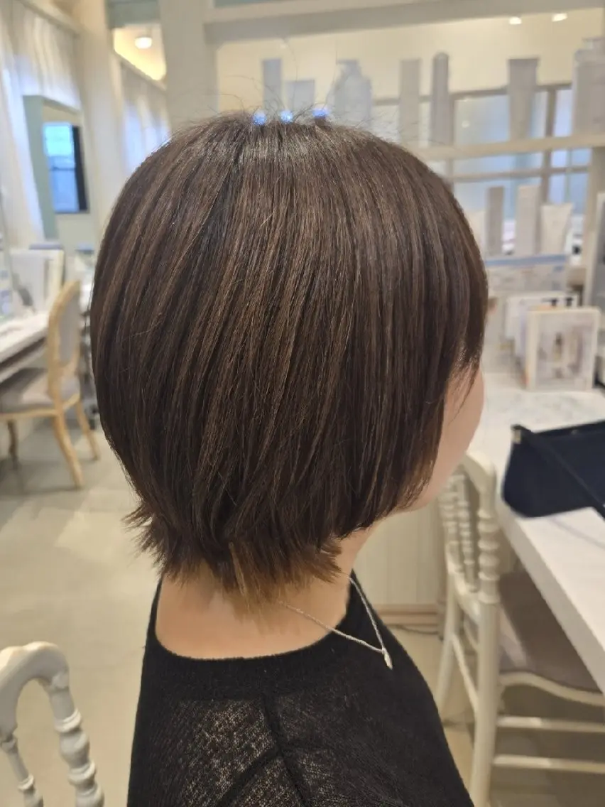 ショート ボブ ウルフカット ウルフボブ カット 小峯 瑞貴のヘアスタイル
