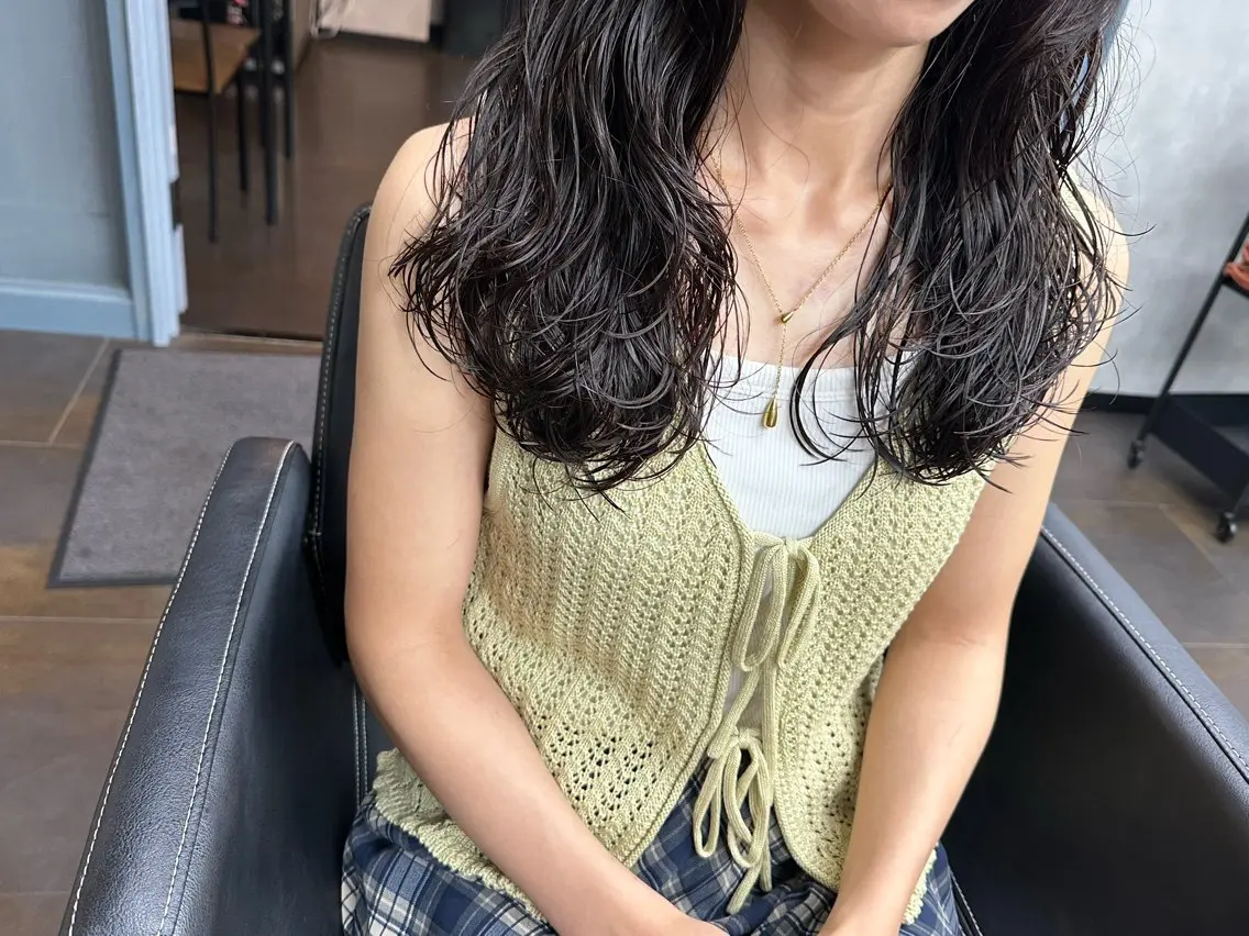 セミロング セミロングパーマ L'oeuf山下 アミールレイヤーのヘアスタイル