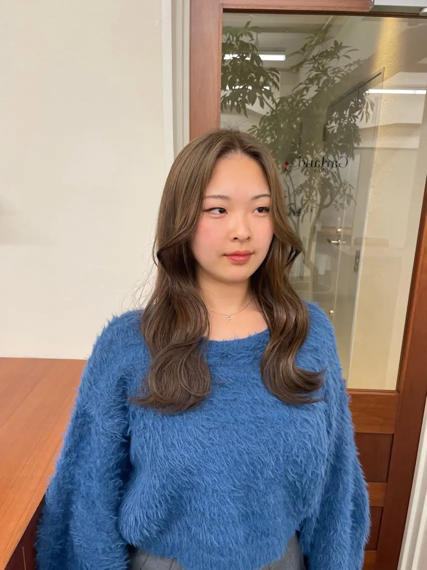 セミロング 暖色カラー/レイヤー 唯菜 ﾕｲﾅのヘアスタイル