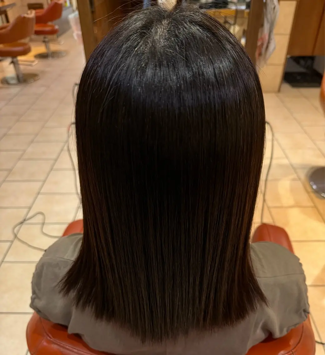 セミロング 縮毛矯正 井上 琉菜のヘアスタイル