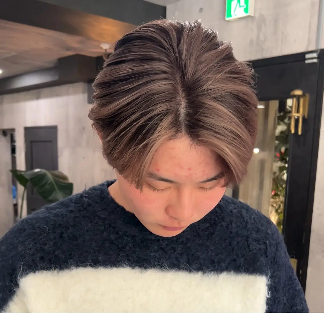 メンズ センターパート メンズ縮毛矯正 🎖アジマ リョオのヘアスタイル