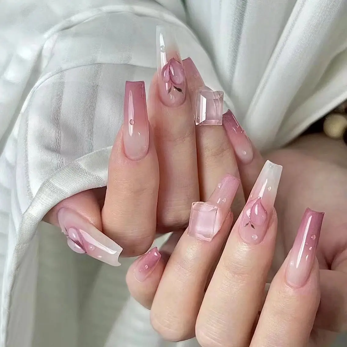 ネイル ハンドネイル 🎀Ｍ nails✨ ビューティーのネイルデザイン