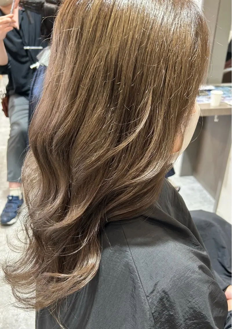 ロング カラー ヘアカラー 大西 葵のヘアスタイル