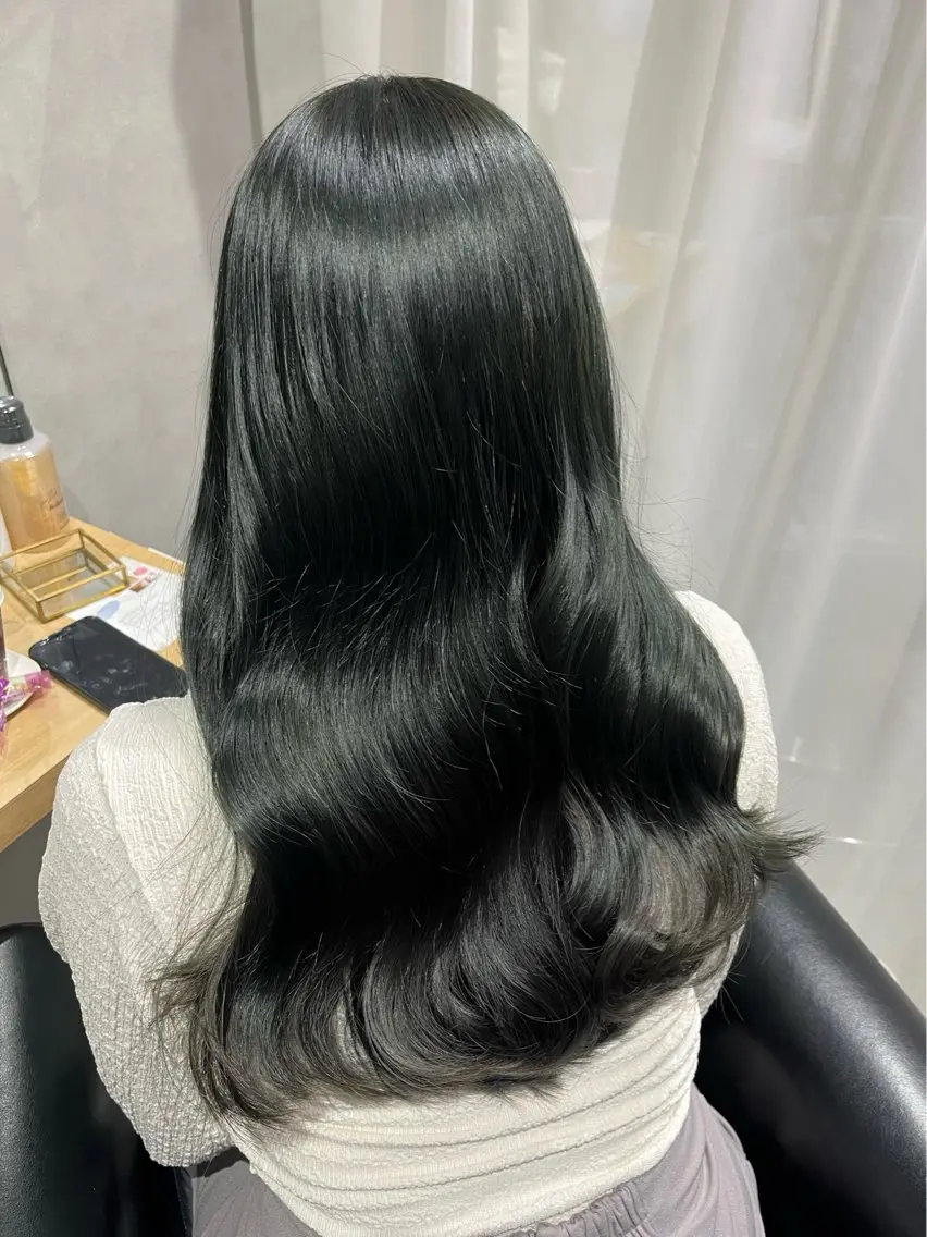ロング カット ヘアカラー 福本 梓のヘアスタイル