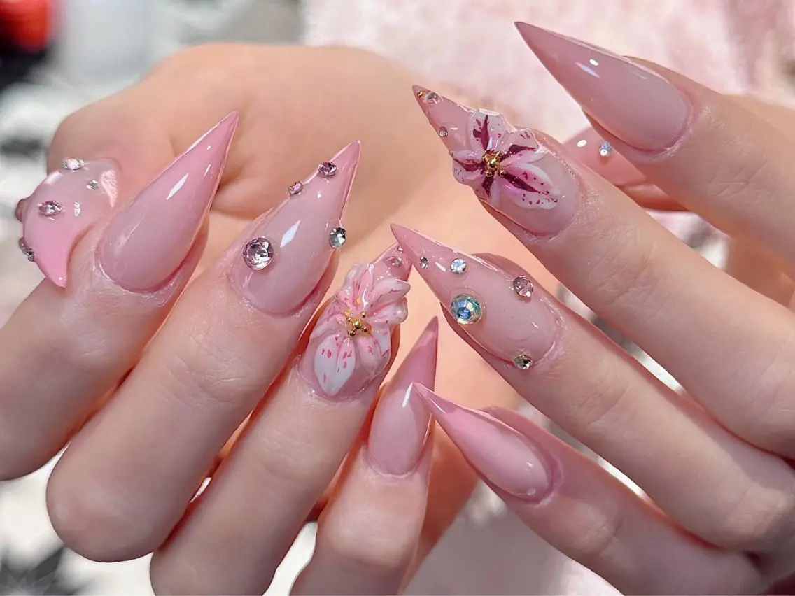 ネイル lucky nail 歌舞伎町のネイルデザイン