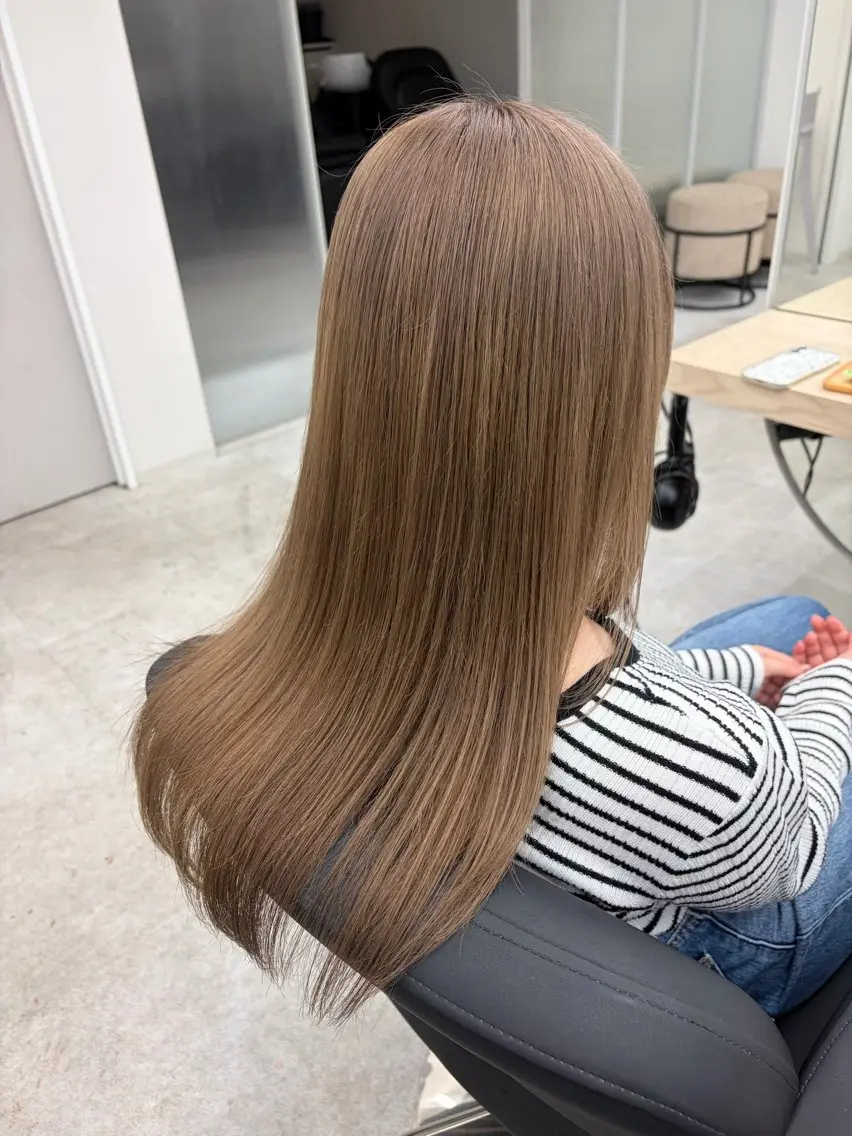 ロング カラー ベージュカラー ブリーチ ミルクティーベージュ カット ヘアカラー EIGHT札幌 🩷Haruka🩷のヘアスタイル