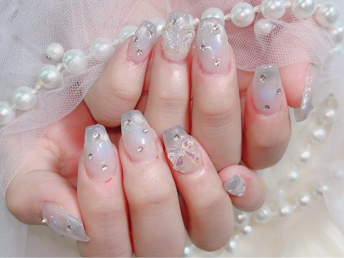 ミディアム ハンドネイル Hanaai Salon新宿店のネイルデザイン