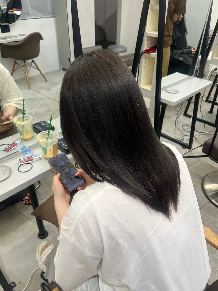 ロング カラー ヘアカラー 韓国×艶ハイトーンが かわいい✨️リオ🍒のヘアスタイル