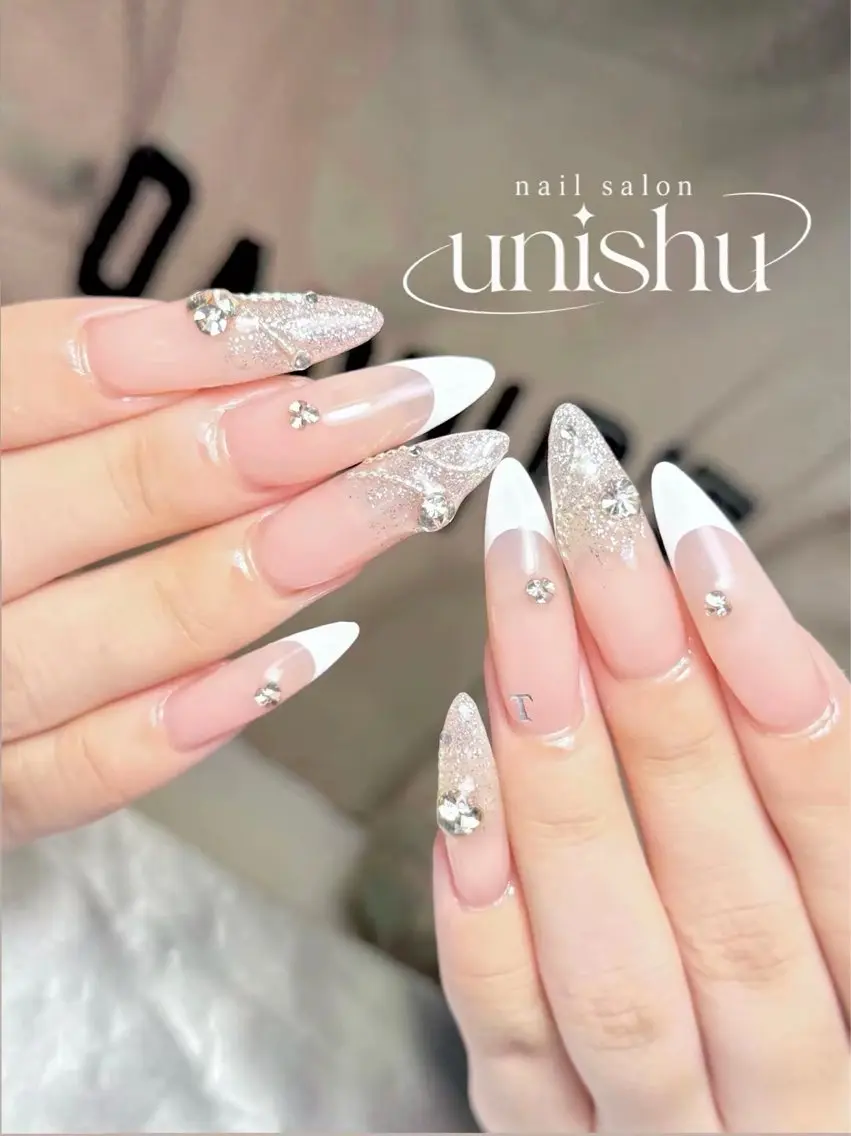 ネイル ジェルネイル キラキラネイル 韓国ネイル ロングネイル ワンホンネイル nail salon unishuのネイルデザイン