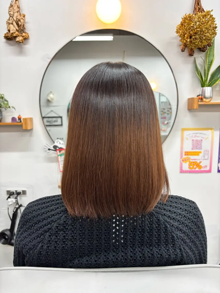 セミロング 縮毛矯正 アールグランデ あやのヘアスタイル