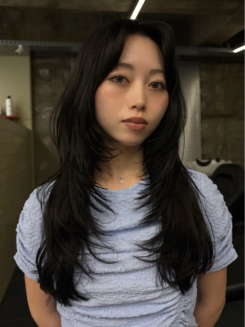 ロング レイヤーカット カット BELLA ナナカのヘアスタイル