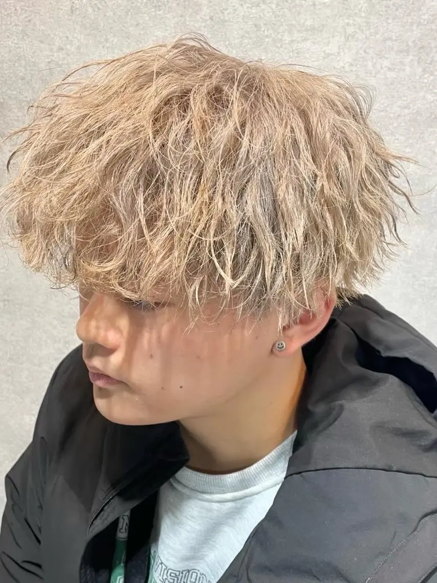 カラー パーマ メンズ 青栁 仁也のヘアスタイル
