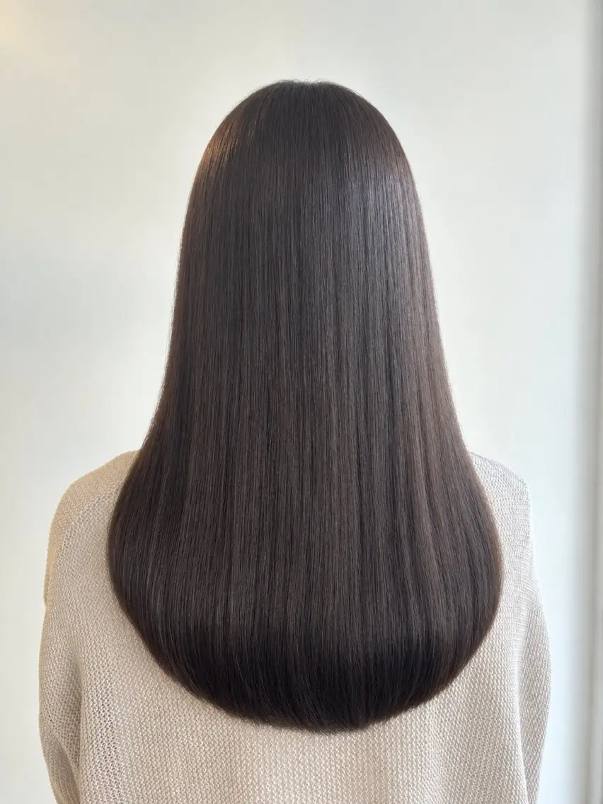 ロング カット ヘアカラー 岡本 紗依のヘアスタイル