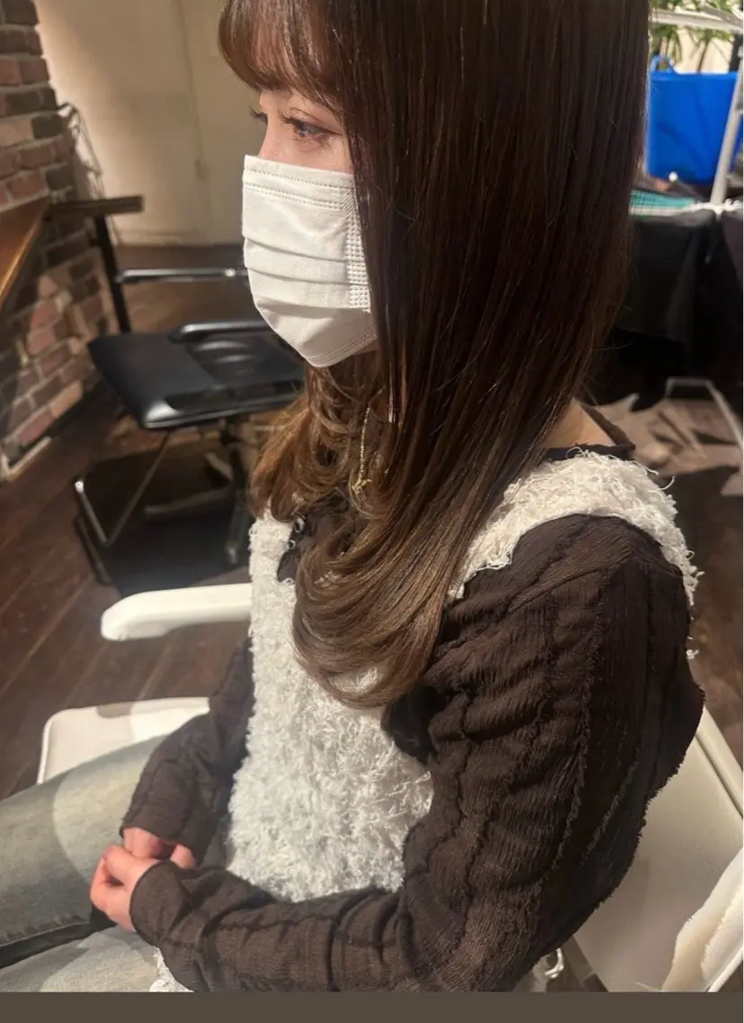 セミロング 井上 奈菜のヘアスタイル
