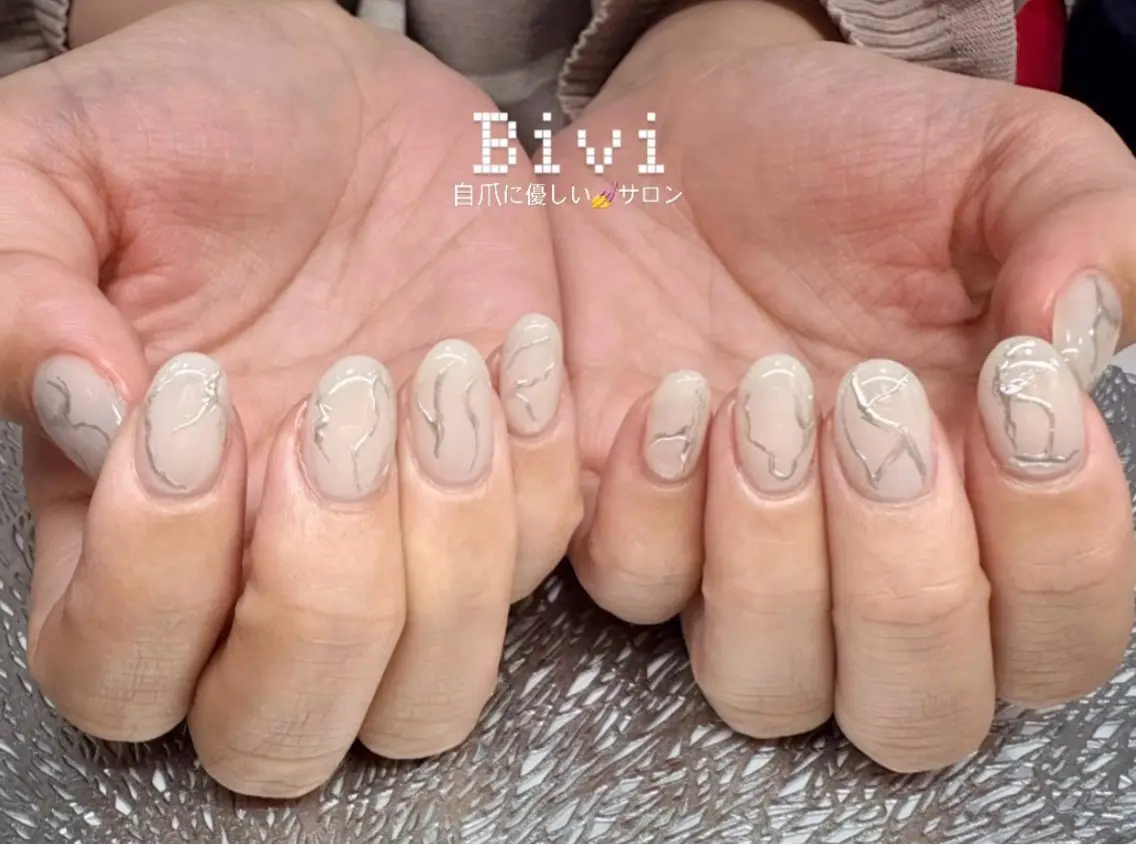 ネイル アートネイル ラメ(グリッター) ミラーネイル 持ち込み ハンドネイル ハンドケア ♡Bivi♡自爪に 優しいネイルサロンのネイルデザイン