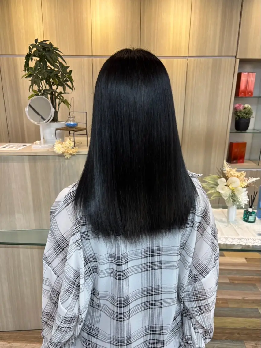 セミロング カラー 岩崎 太陽のヘアスタイル