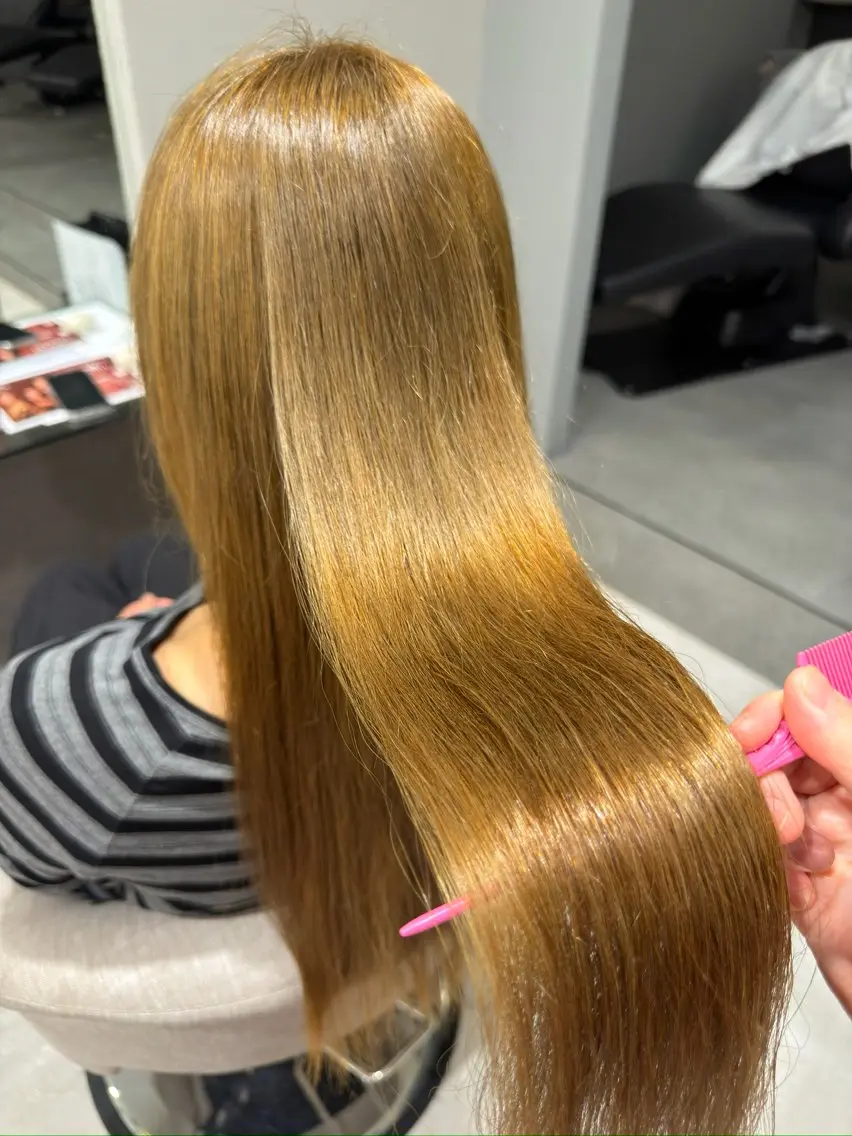 ロング カラー ヘアカラー トリートメント 髪質改善 / 暖色カラー/井上未悠のヘアスタイル