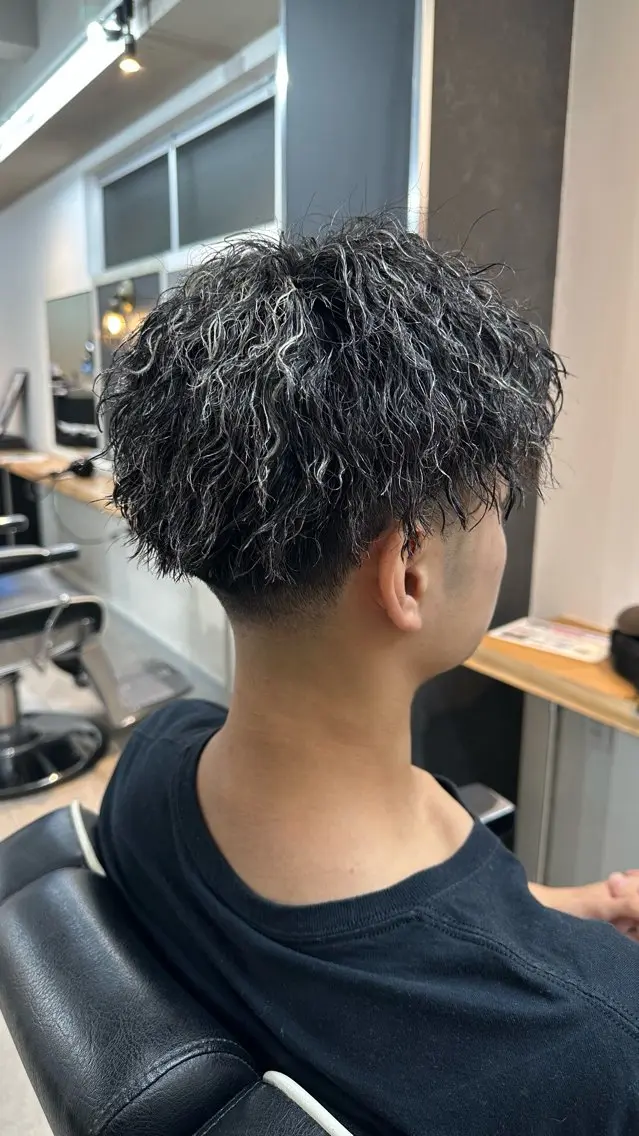 パーマ メンズ フェードカット メンズメッシュ 刈り上げ 💥律喜💥/パーマ /メンズ/フェードのヘアスタイル