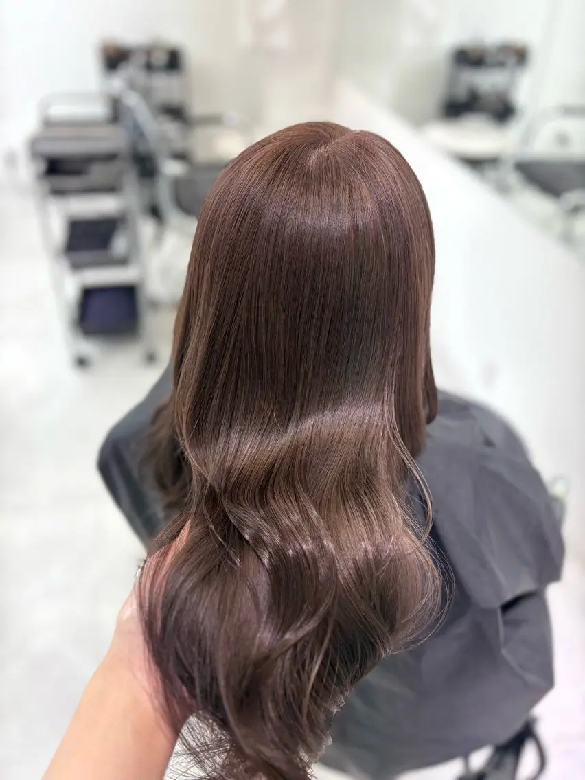 セミロング カラー ワンホンヘア 🤍𝑀𝐼𝐻𝑂のヘアスタイル