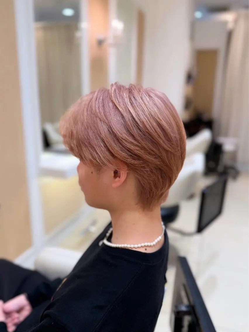 カラー メンズ メンズブリーチ ベージュカラー ブリーチ ミルクティーベージュ ピンクカラー カット ヘアカラー ☆Ash中目黒 浦野遥☆*。のヘアスタイル