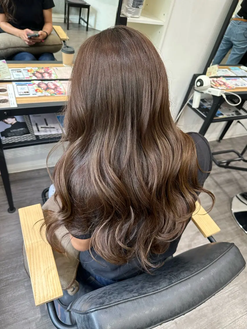 セミロング カラー アッシュ アッシュグレー アッシュグレージュ グレージュ カット ヘアカラー トリートメント 艶髪レイヤー上田 紗也🇰🇷💗のヘアスタイル