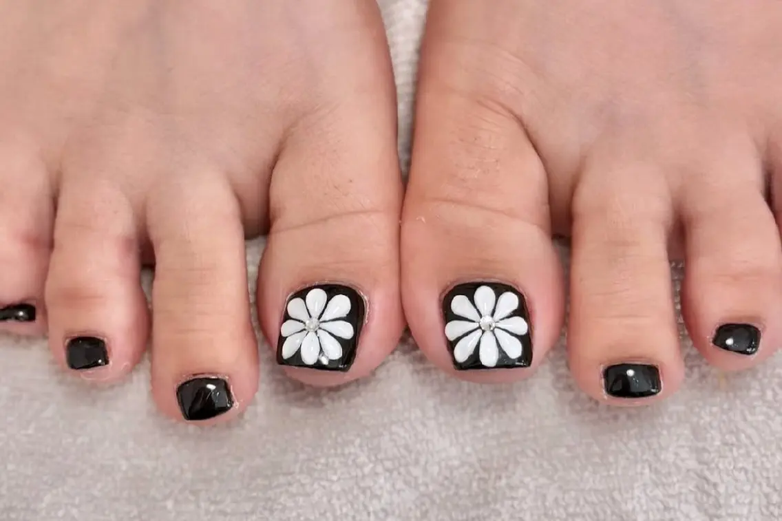 ネイル フラワーネイル フットネイル ぷっくりネイル MARBLE nails🌀のネイルデザイン