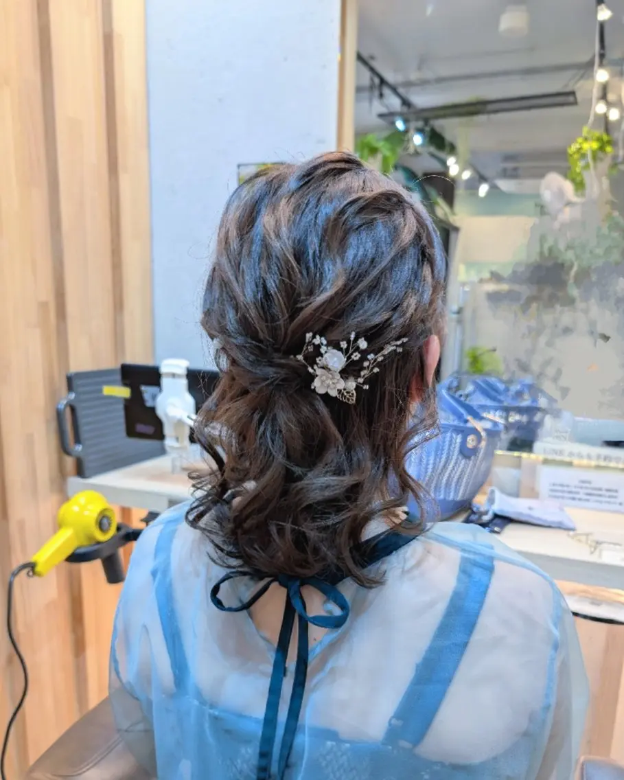 ミディアム ヘアアレンジ レイヤーカット ヘアセット koto💭 コトのヘアスタイル