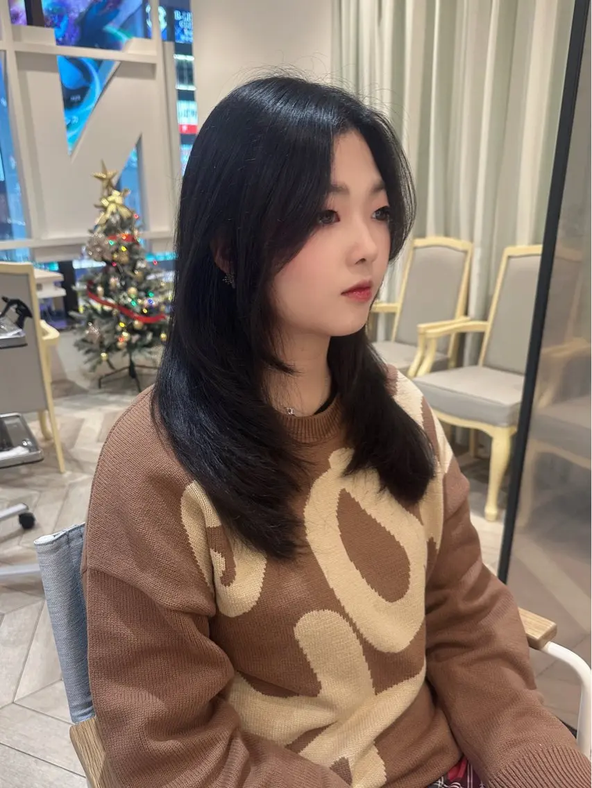 ロング ロングレイヤー レイヤーカット ロング カット トリートメント 小顔レイヤー/ ベージュ🤍Rieのヘアスタイル