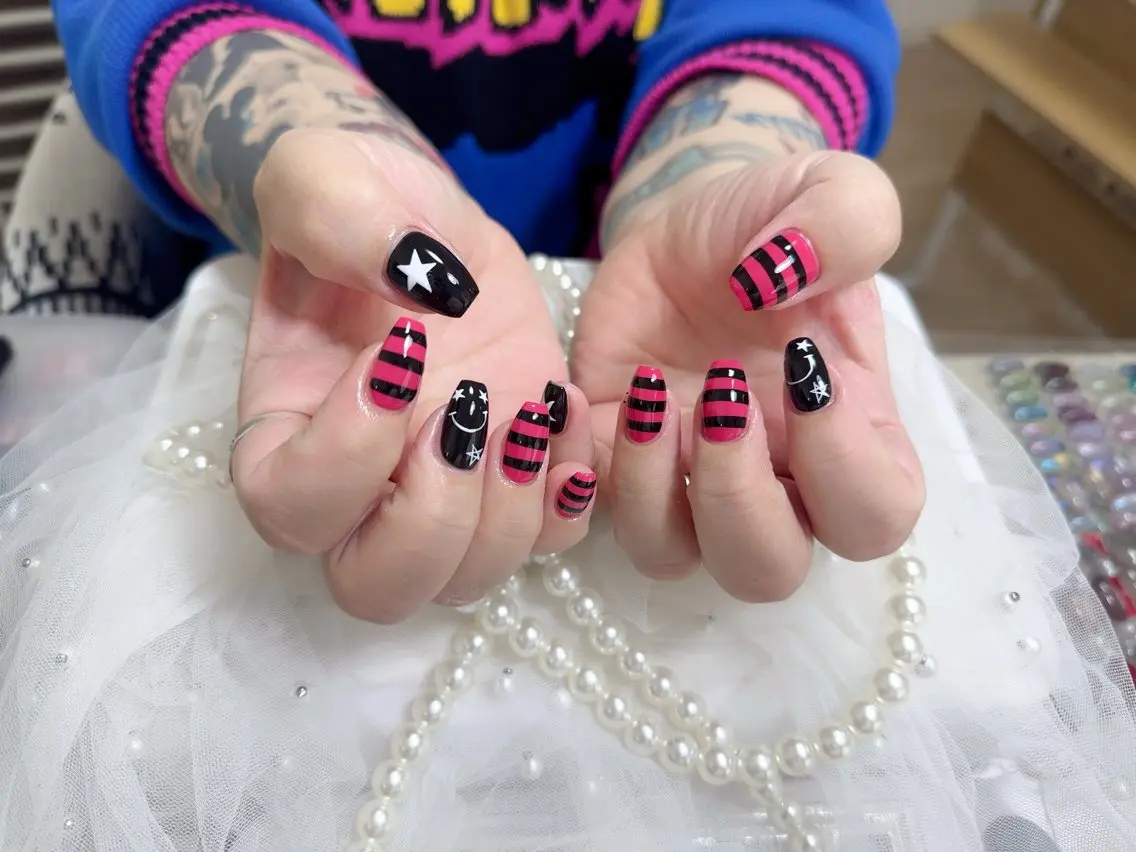 ネイル ハンドネイル NAIL CIRCLESのネイルデザイン