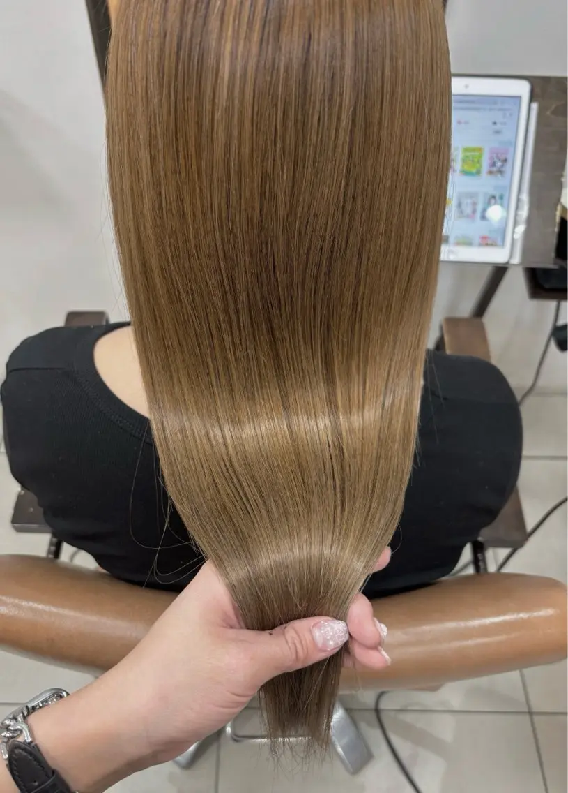 セミロング カラー ベージュカラー ハイトーンカラー ハイトーンベージュ ヘアカラー トリートメント 頭皮×髪質改善 透明感カラー💎中村のヘアスタイル